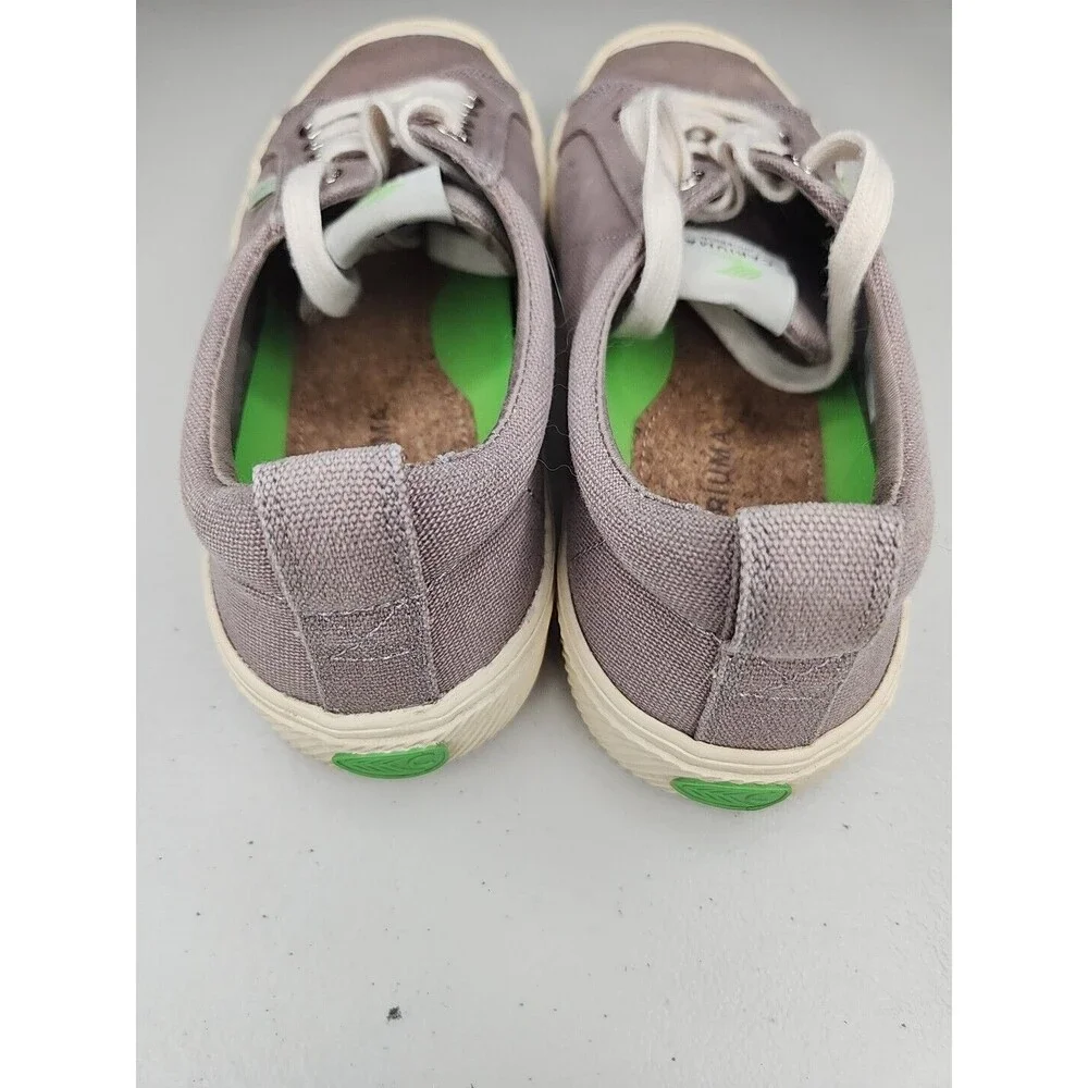 Cariuma Grey Canvas Low Top Sneaker Shoes - Size 7